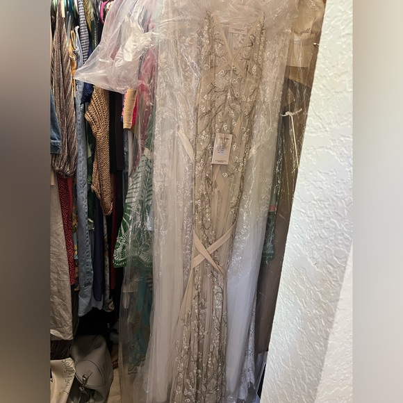 NWT Watters Kilton Essen Beaded Wedding Gown 6 - Picture 11 of 11